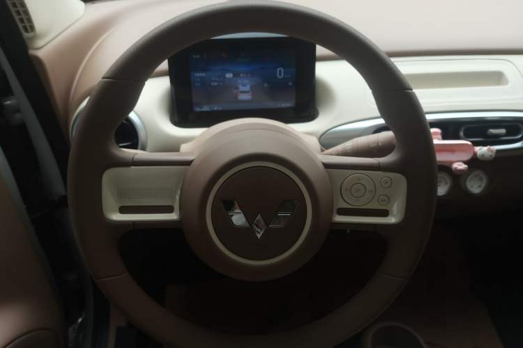 Used Wuling Hongguang MINIEV 2025 Four-Door Version Advanced Edition Steering Wheel