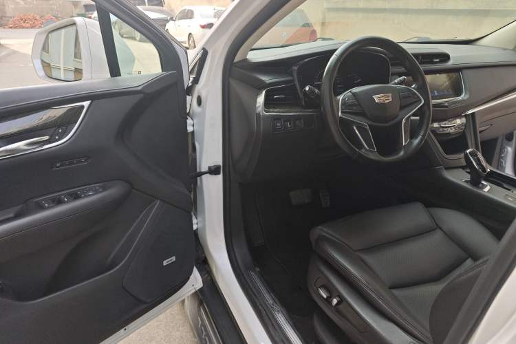 Used Cadillac XT5 2016 25T Luxury Model