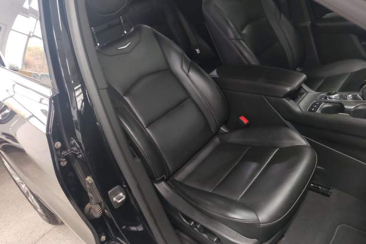 Used Cadillac XT4 2021 28T Two-Wheel Drive Leading Version
