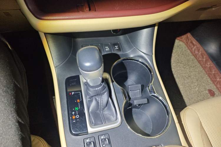 Used Toyota Highlander 2015 2.0T Four-Wheel Drive Luxury Edition 7-Seater
