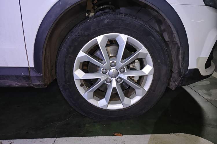 Used Audi Q3 2016 30 TFSI Standard Model Right Front Wheel Hub
