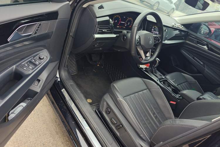 Used Volkswagen Passat 2023 330TSI Starry Elite Edition Driver Seat