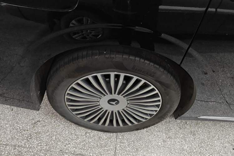 Used VOYAH Dream 2025 PHEV Four-Wheel Drive Excellence Kunpeng Edition
