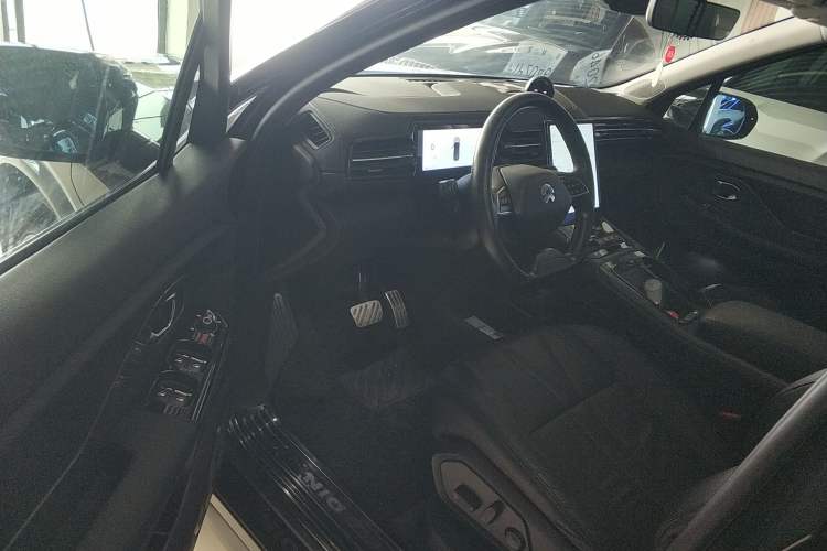 Used Nio ES8 2018 355 km Base Version 7-Seater Edition