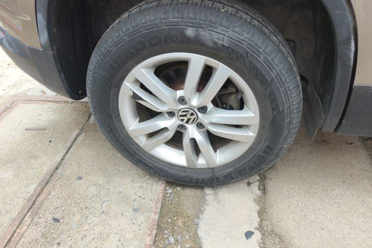 Used Volkswagen Tiguan 2013 1.8TSI Automatic Two-Wheel Drive Trend Edition Right Rear Wheel Hub