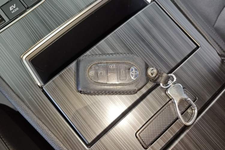 Used Toyota SIENNA 2023 2.5L Hybrid Deluxe Edition
