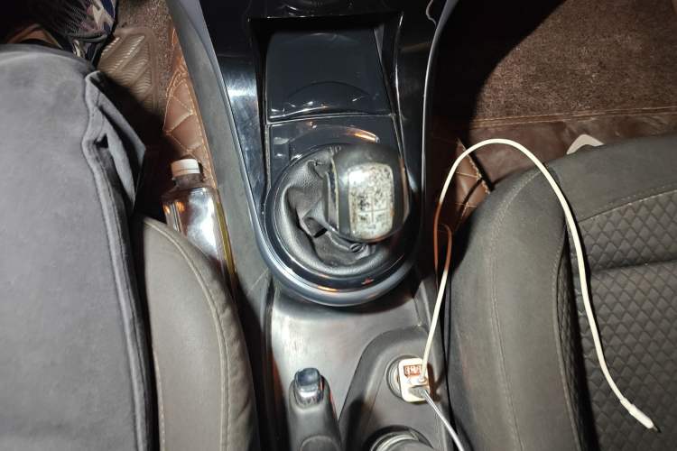 Used Citroen C-Quatre 2013 1.6L Manual Prestige CNG Model Gear Lever