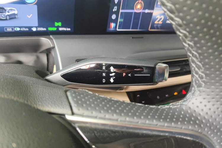 Used Buick GL8 New Energy 2025 Lu Shang Luxury Edition 7-Seater Gear Lever