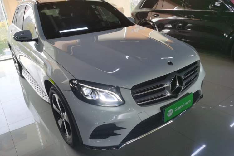 Used Mercedes-Benz GLC 2018 Facelift GLC 260 4MATIC Luxury Edition
