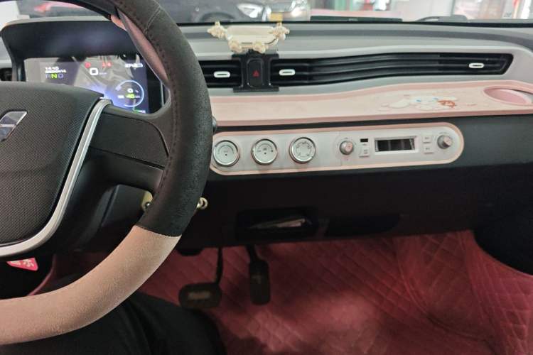 Used Wuling Hongguang MINIEV 2022 Macaron Premium Model – Lithium Iron Phosphate Audio And AC Panel