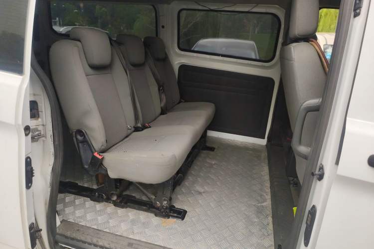 Used Ford Transit 2017 2.0T Gasoline Automatic Multi-Function Commercial Vehicle Mid-Drive Mid-Roof China V-standard