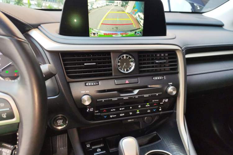 Used Lexus RX 2020 Revised Version 300 Two-Wheel Drive Elite Edition Audio And AC Panel