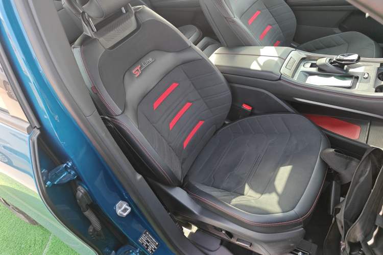 Used Ford Edge 2023 Ford Explorer L 2.0T EcoBoost E-Hybrid Four-Wheel Drive 7-Seater ST-Line
