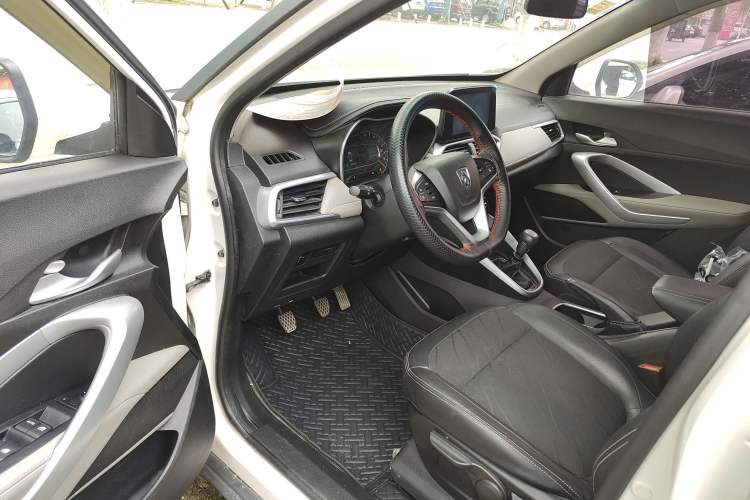 Used Baojun 510 2017 1.5L Manual Fashion Model Driver Seat