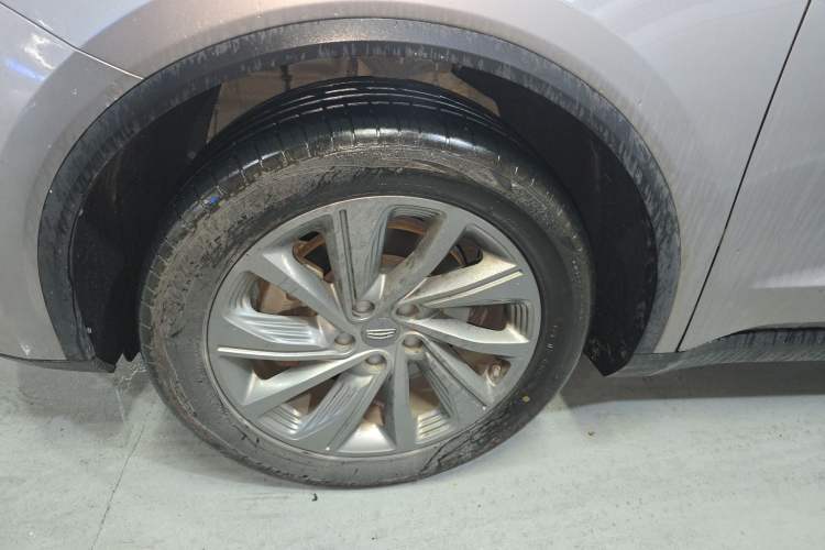Used Geely Auto Jiajie 2021 1.8TD DCT Luxury Model Left Front Wheel Hub