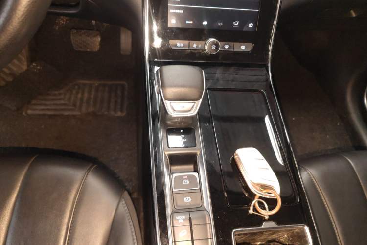 Used Roewe RX5 MAX 2019 300TGI Automatic 4G Connect Luxury Edition Gear Lever