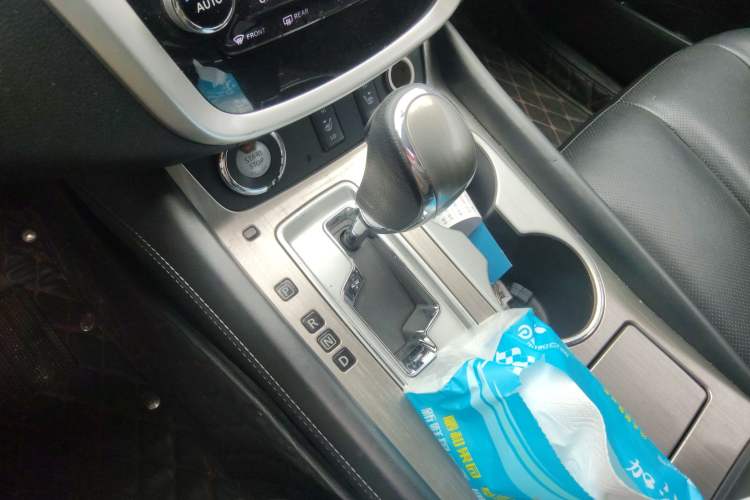 Used Nissan Murano 2015 2.5L XL Two-Wheel Drive Smart Edition Gear Lever