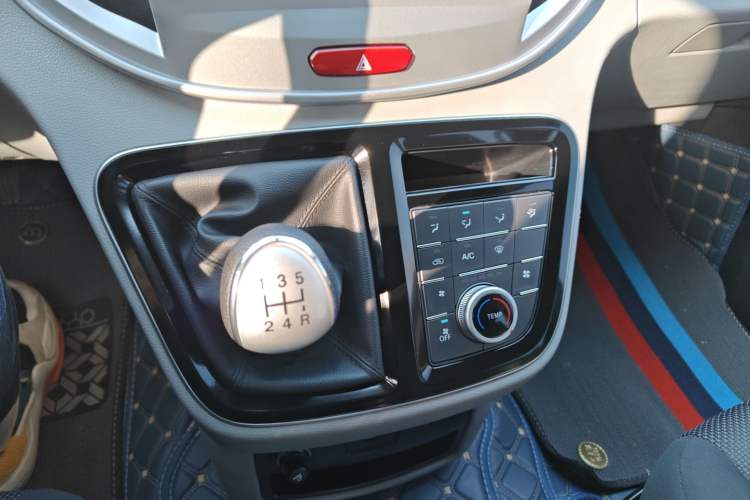 Used JAC Refine M4 2018 2.0L Manual Express Version