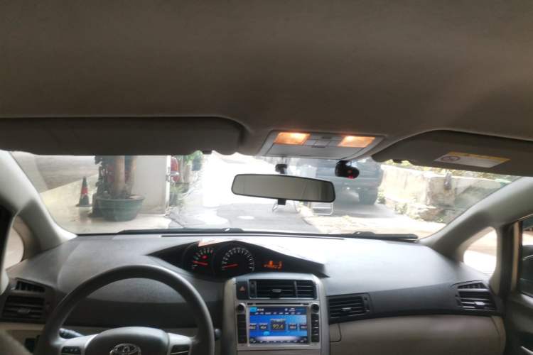 Used Toyota Verso 2014 Starlight 180E CVT Elite Edition