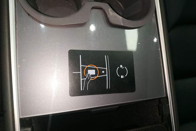 Used Tesla Model Y 2024 Rear-Wheel-Drive Version Interior 1