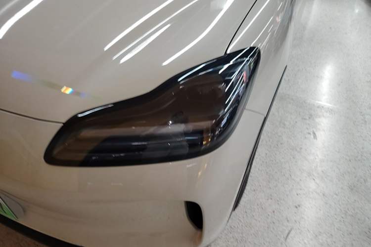 Used Wuling Bingo PLUS 2024 330 km Range Five-Seater Version
