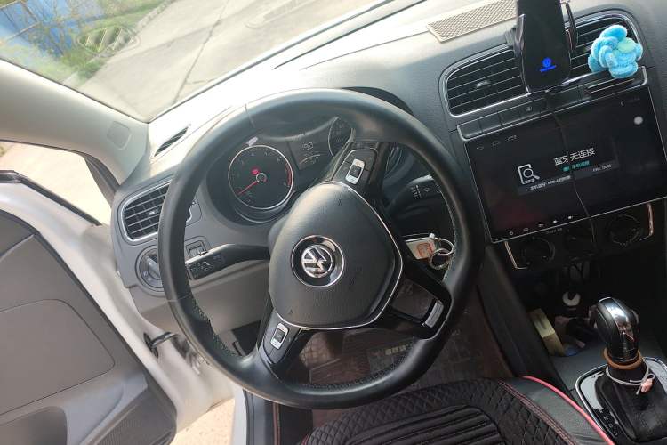 Used Volkswagen Polo 2016 1.6L Automatic Comfort Model Steering Wheel
