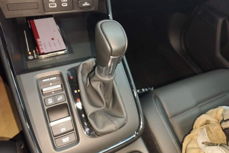 Used Honda CR-V 2024 240TURBO Two-Wheel-Drive FENGSHANG Edition 5 Seats Gear Lever