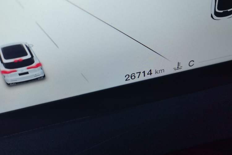 Used CHANGAN OSHAN Z6 2022 Blue Whale 1.5T DCT Smart Edition Odometer Close Up