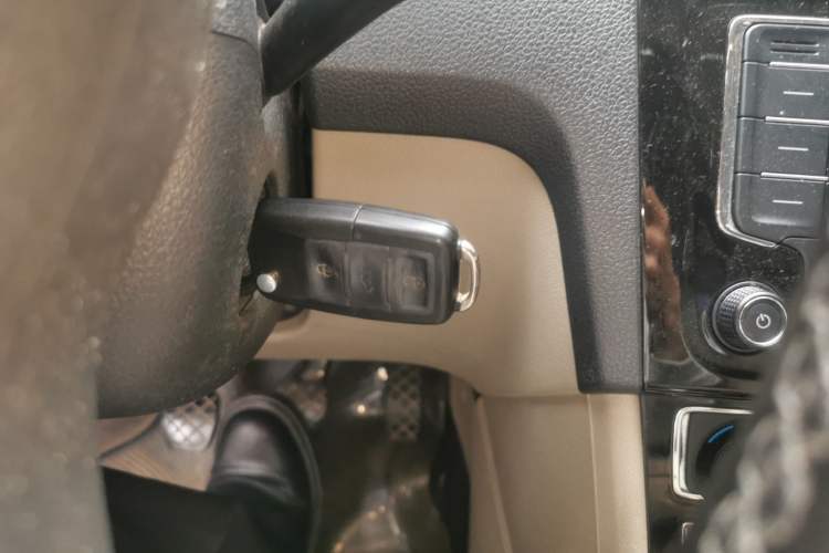 Used Volkswagen Santana 2013 1.6L Manual Luxury Edition Vehicle Key