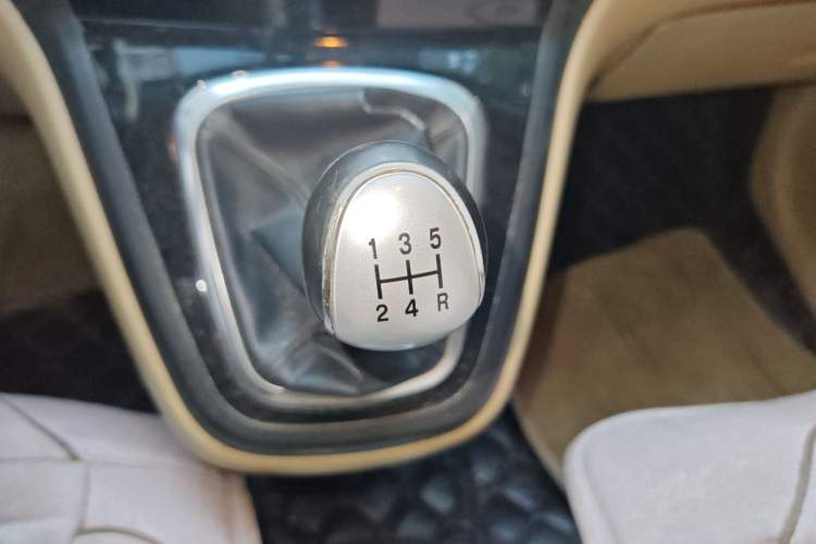 Used Haval H6 2011 2.0L Manual Two-Wheel Drive Elite Version Gear Lever