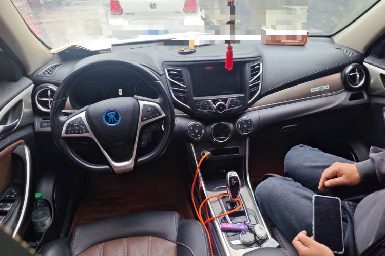 Used BYD Song New Energy 2017 Song DM 1.5TID All-Wheel Drive Luxury Model Center Console