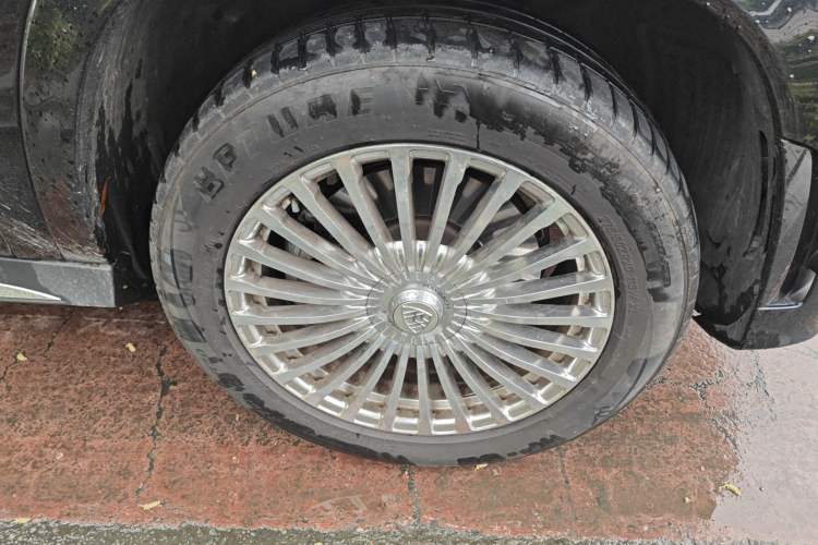 Used Mercedes-Benz GLS 2022 Refresh GLS 450 4MATIC Fashion Edition Right Front Wheel Hub