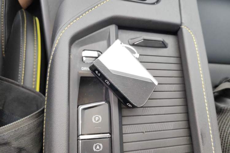 Used Lynk & Co 06 2023 Remix 1.5T Dynamic Halo Interior 1