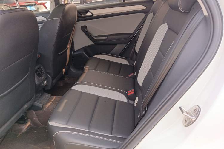 Used Volkswagen T-ROC 2023 280TSI DSG Two-Wheel Drive Time Edition