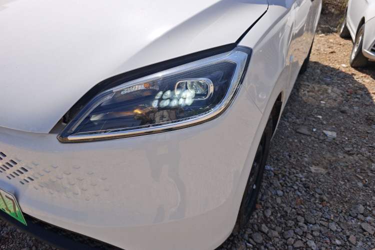 Used Wuling Hongguang New Energy 2025 Extended-Range Hybrid 50 km Standard Version Left Front Headlight