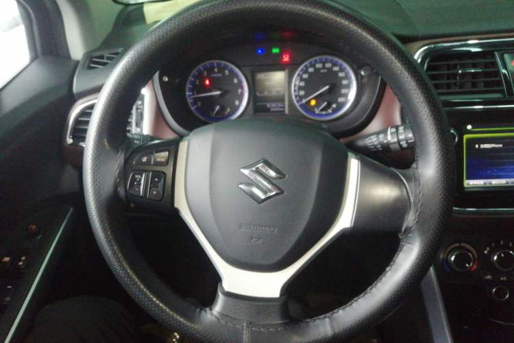 Used Suzuki Vitara S-Cross 2017 1.6L Manual Two-Wheel Drive Urban Fashion Model