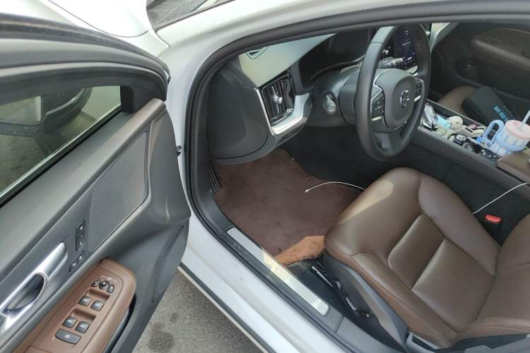 Used Volvo S60 2025 B4 Zhiyi Luxury Edition