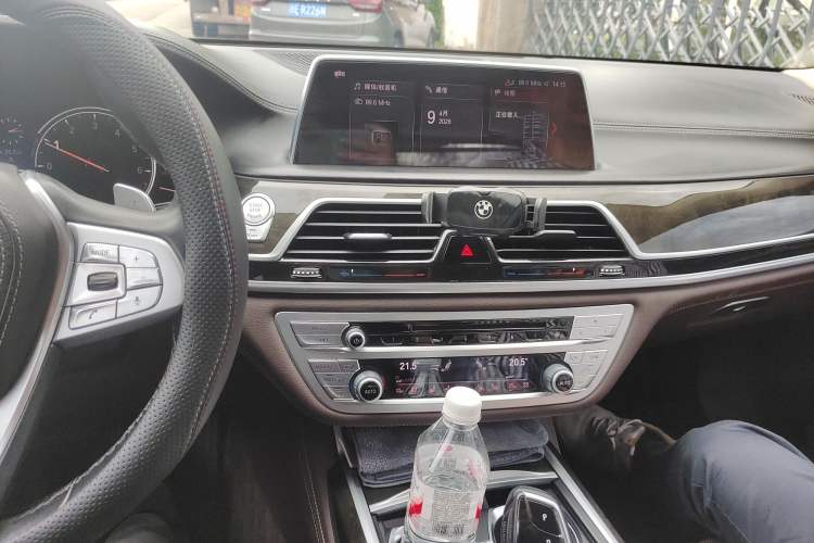 Used BMW 7 Series 2018 740Li Leading Model Excellence Package Audio And AC Panel