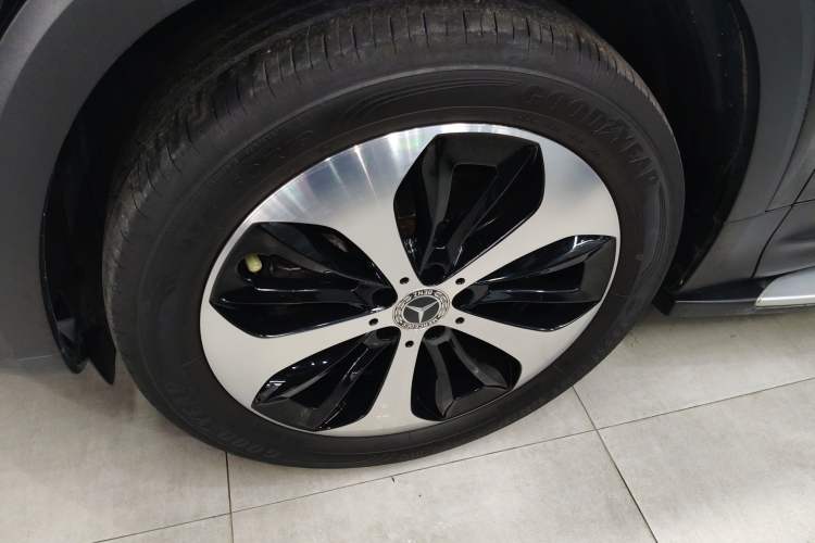 Used Mercedes-Benz GLB 2022 Updated GLB 200 Fashion Edition Left Front Wheel Hub