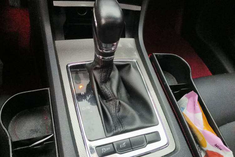 Used Roewe i6 2020 PLUS 1.6L CVT 4G Connected Glory Flagship Edition