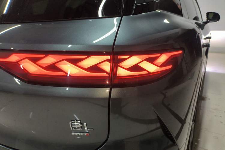 Used BYD Tang L 2025 DM 175KM Drone Player Edition