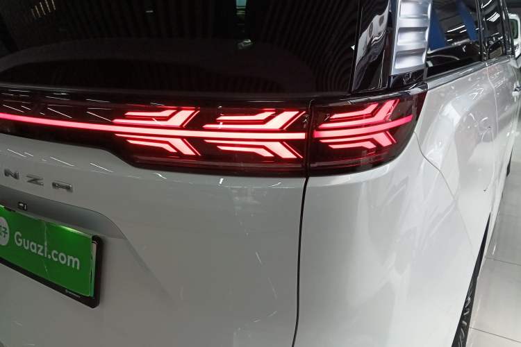 Used Denza D9 2022 DM-i 970 Four-Wheel Drive Flagship Model