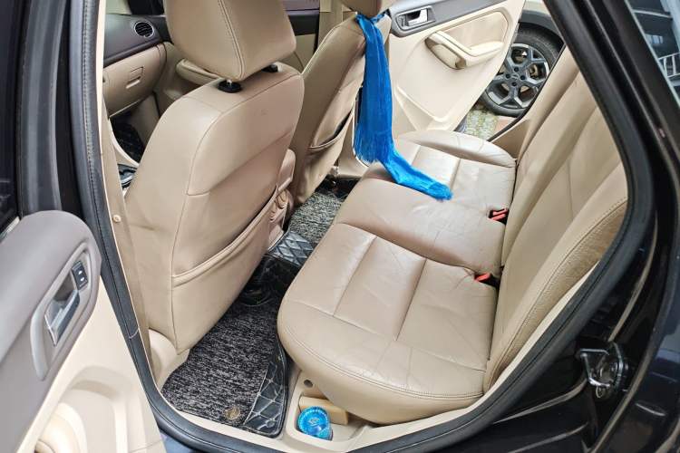 Used Ford Focus 2011 Sedan 1.8L Automatic Fashion Edition
