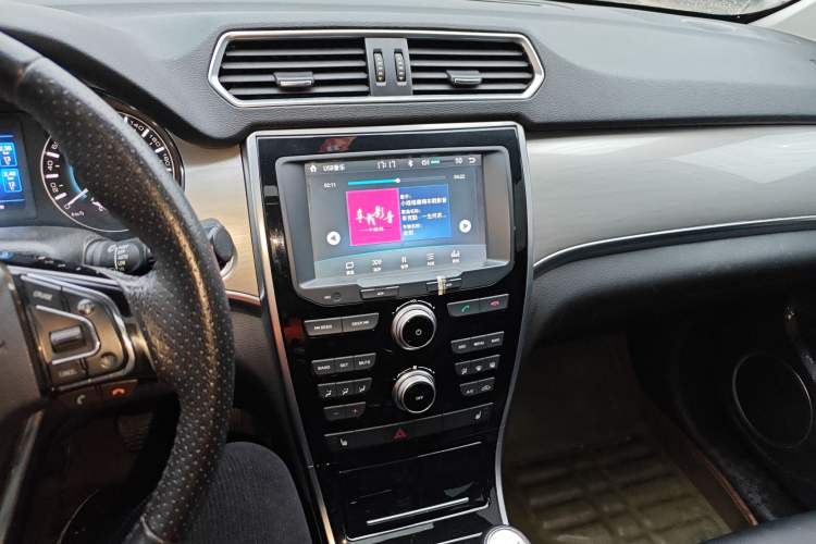 Used Haval H2 2016 Red Label 1.5T Manual Two-Wheel Drive Elite Model
