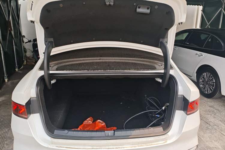 Used BYD Qin PLUS 2024 HONOR Edition DM-i 55KM Leading Model Trunk