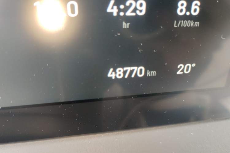 Used Li Auto ONE 2020 Extended-Range 6-Seater Version Odometer Close Up