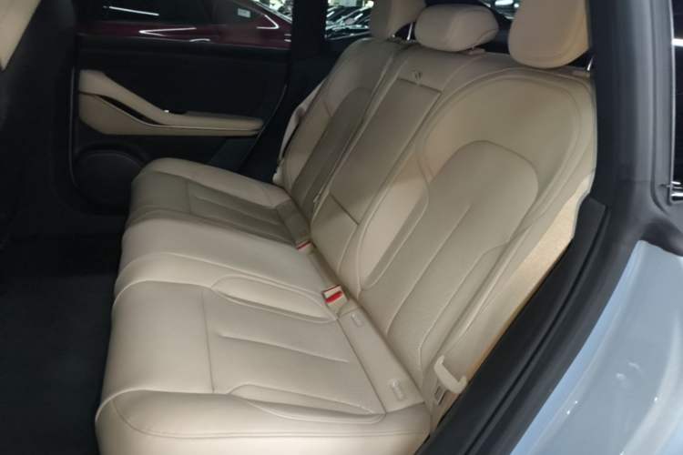 Used Nio ET5 2024 75 kWh Left Rear Seat