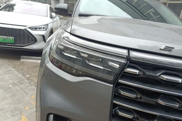 Used Ford Explorer 2024 2.3T EcoBoost Four-Wheel Drive Titanium Edition 7 Seats