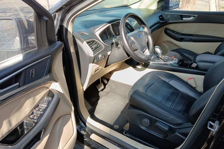 Used Ford Edge 2016 EcoBoost 245 Two-Wheel-Drive Titanium 5-Seater
