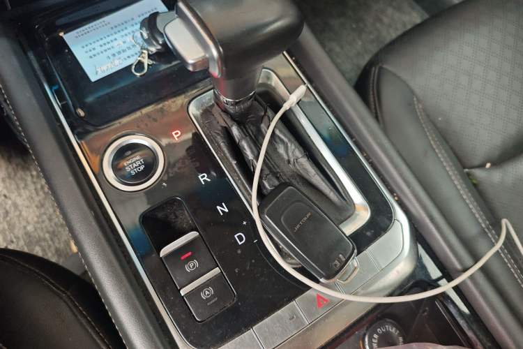 Used JETOUR X90 2019 1.5T Automatic Enjoyment Model 5 Seats China V Emission Standard Gear Lever